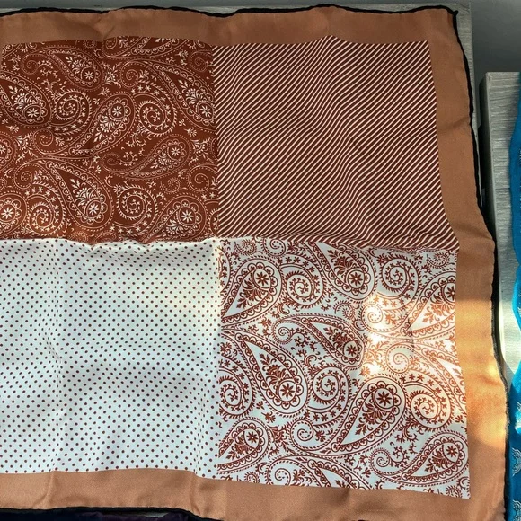 Sayki/hatemaglu lot. 4 pocket squares - 2 linen / 2 silk - Picture 4 of 5